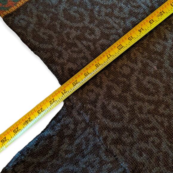 Peruvian Made Alpaca Scrollwork Design Sweater - Picture 10 of 11